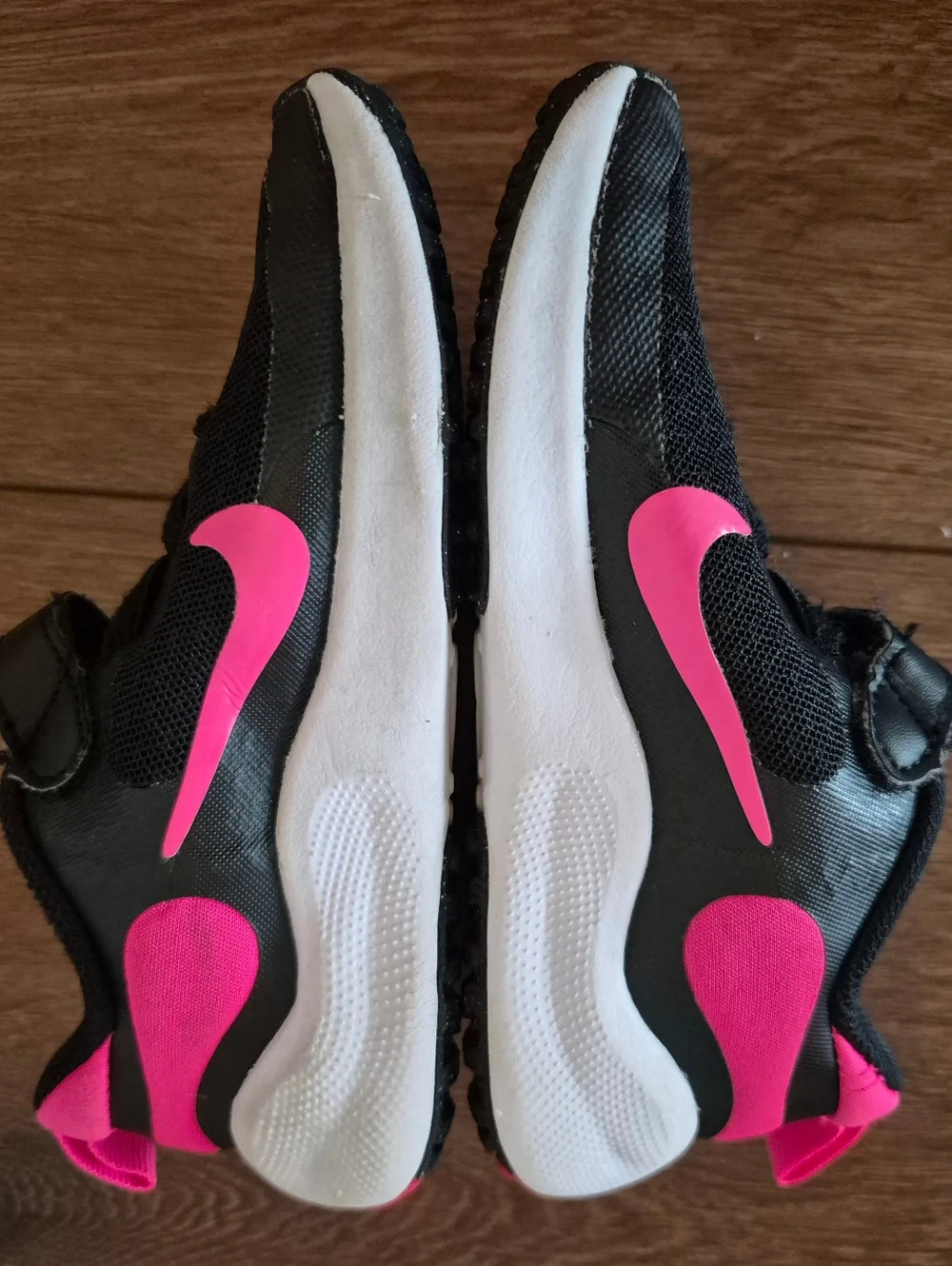 Nike Revolution 7 Black/Pink Girl's Shoes Sneakers Sz 9c FB7690-002